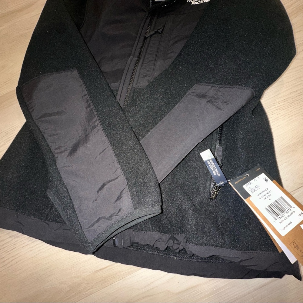 The North Face Women’s Black Denali Jacket - Picture 2 of 7